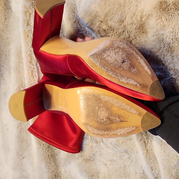Stuart Weitzman Clinger Red Satin Booties sz 7 - Picture 3 of 6